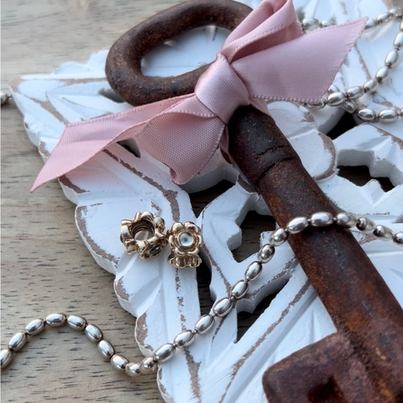 Sold - Picture 4 of 9